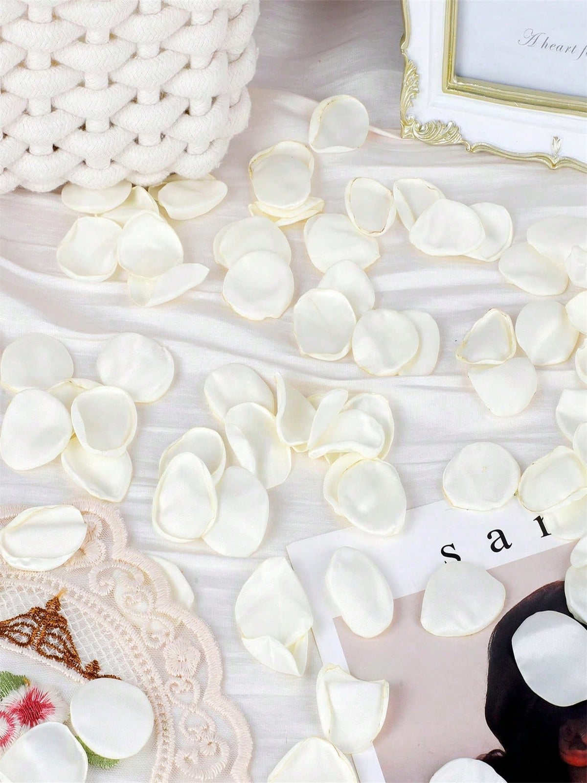100/200/350pcs White Artificial Silk Rose Petals, Suitable For Wedding, Bridal Shower, Party, Aisle Decor