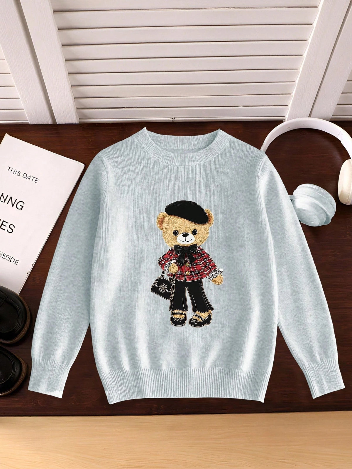 1pc Tween Girls' Cute Bear Graphic Print Sweater,Light Blue Long Sleeve Loose Knit Pullover,Autumn Holiday Back-To-School Minimalist Casual Sweater