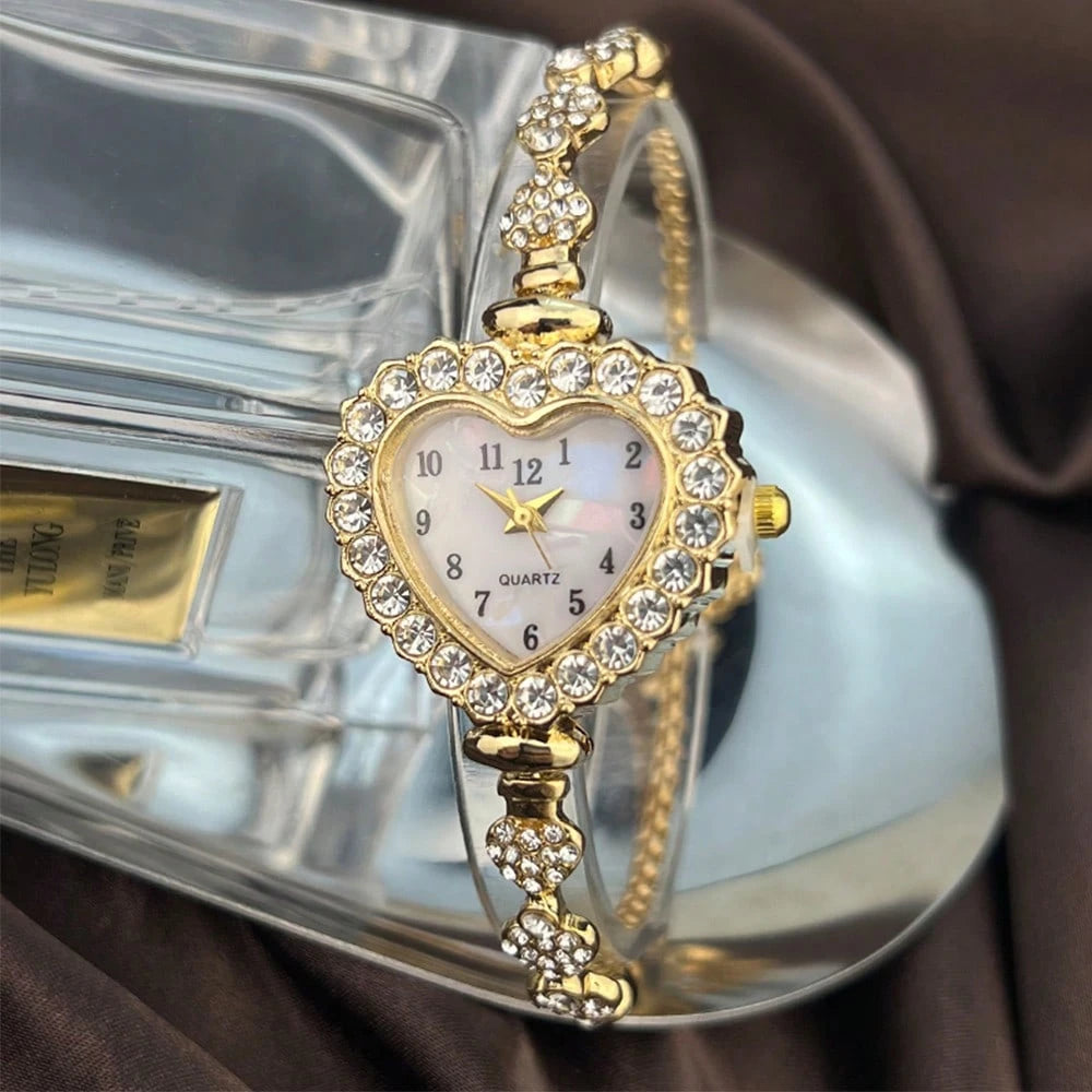 1pc Women's Heart-Shaped Rhinestone Dial Arabic Numeral Display Pull Tab Chain Fashion Convenient Quartz Watch
