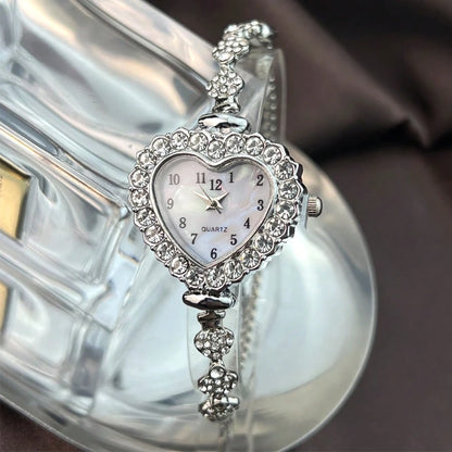1pc Women's Heart-Shaped Rhinestone Dial Arabic Numeral Display Pull Tab Chain Fashion Convenient Quartz Watch