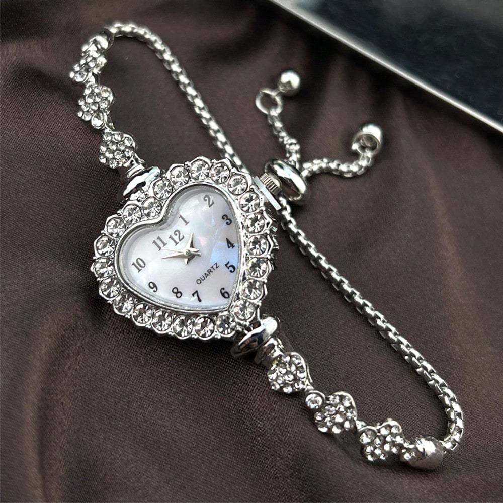 1pc Women's Heart-Shaped Rhinestone Dial Arabic Numeral Display Pull Tab Chain Fashion Convenient Quartz Watch