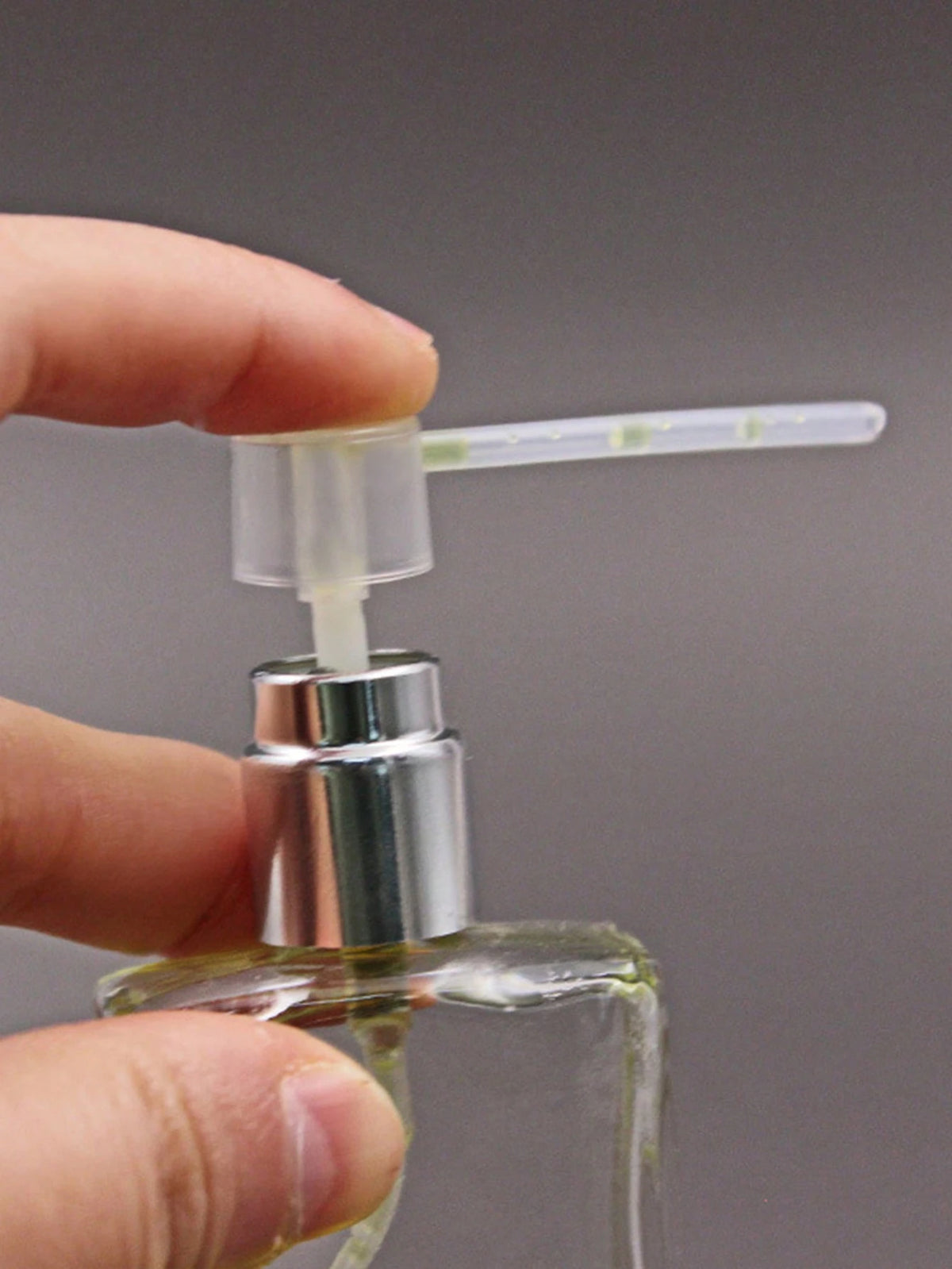 2 Packs Dispensing Tool Portable Bottle Sample Special Dispensing Pump Head Dispensing Artifact Halloween, Spooky, Autumn, Festival, Holiday, Winter, Holiday, Festival, Aromatherapy, House Freshener