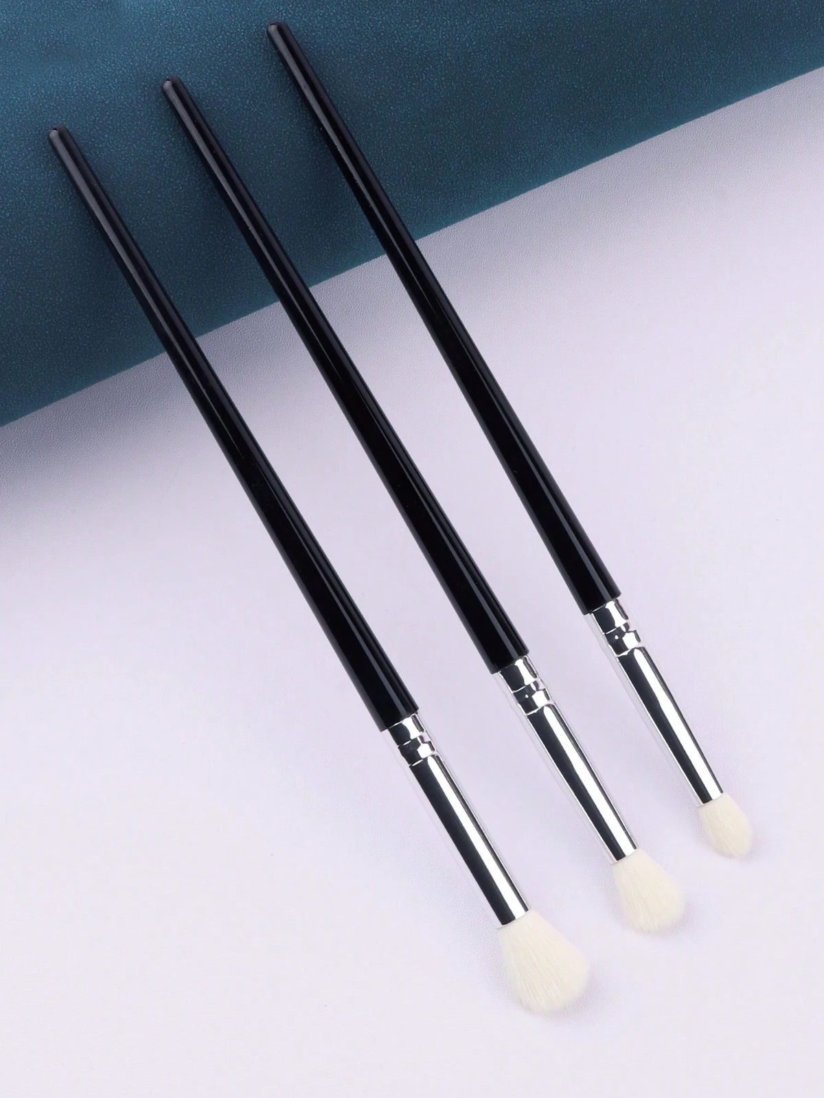4pcs Makeup Brush Set, Including Eyeshadow, Highlighter, Nose Contour, Eyebrow- Soft & Skin-Friendly Makeup Tools, Portable Travel Cosmetic Kit,Eyebrow Brush,Eyeshadow Brush,Spoolie,Spoolie Brush,Giv
