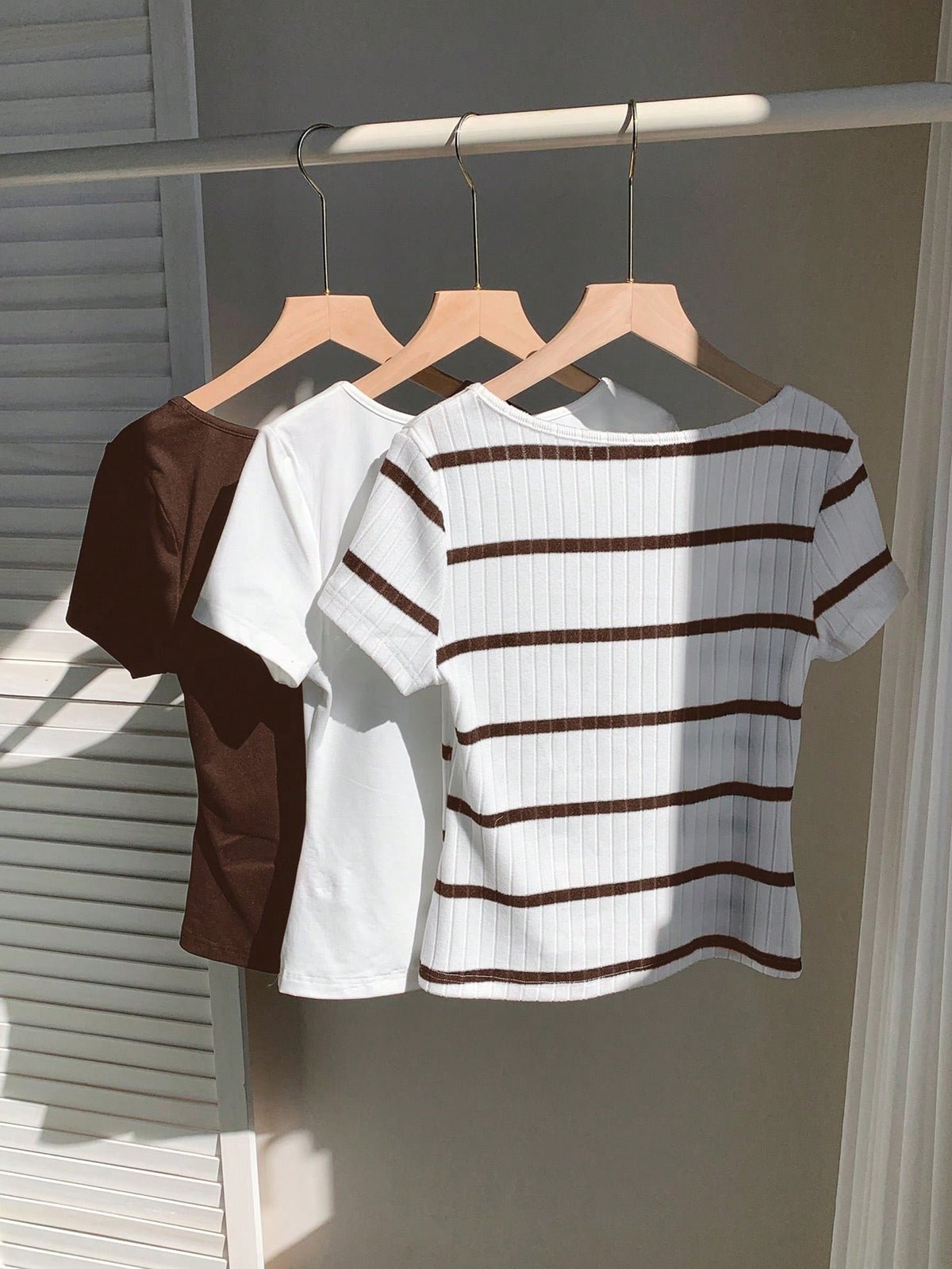 Comfortcana 3pcs Women's Short Sleeve Basic Crew Neck Cropped T-Shirts In Coffee Brown & White, Fall Clothes