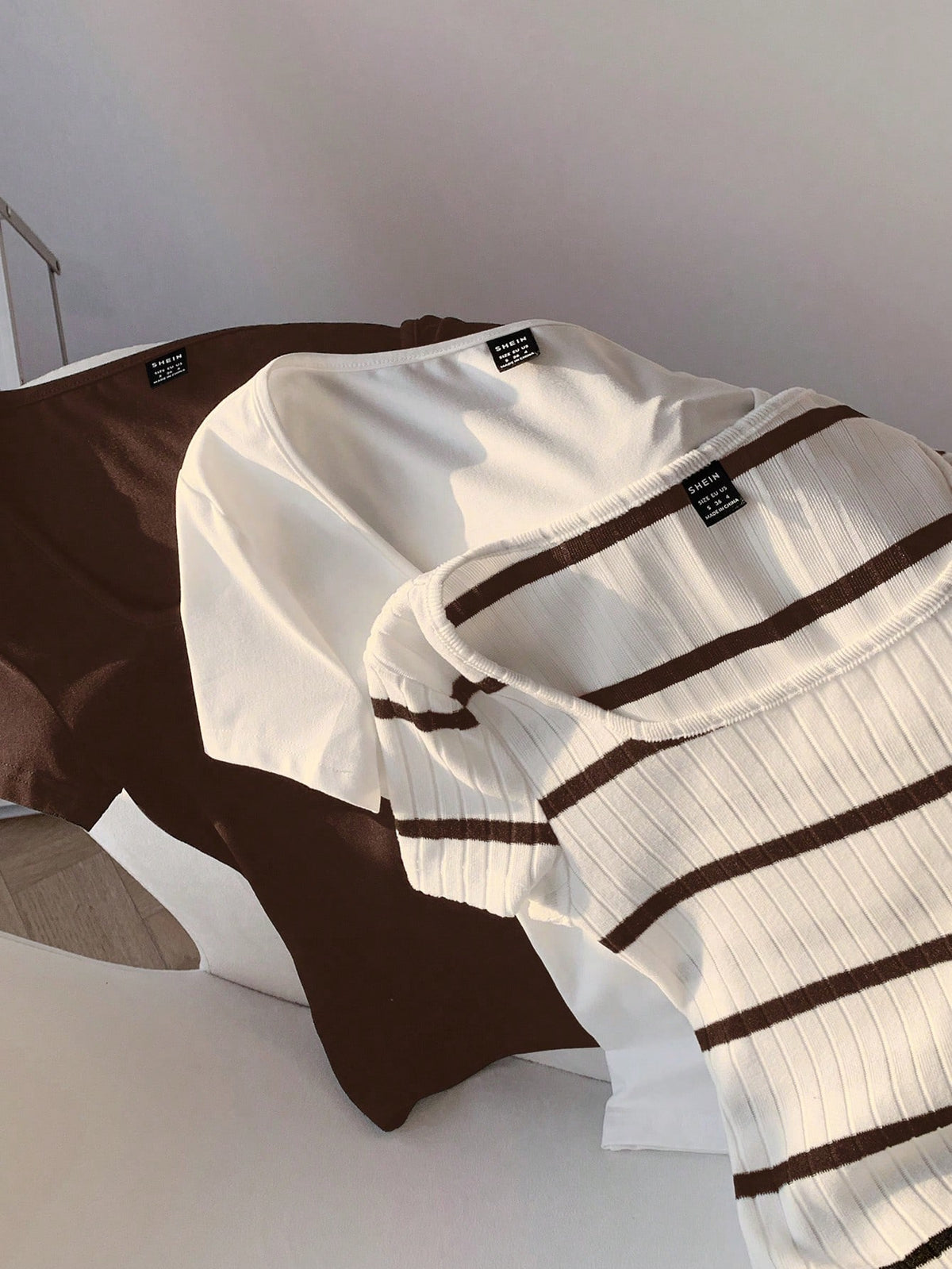 Comfortcana 3pcs Women's Short Sleeve Basic Crew Neck Cropped T-Shirts In Coffee Brown & White, Fall Clothes