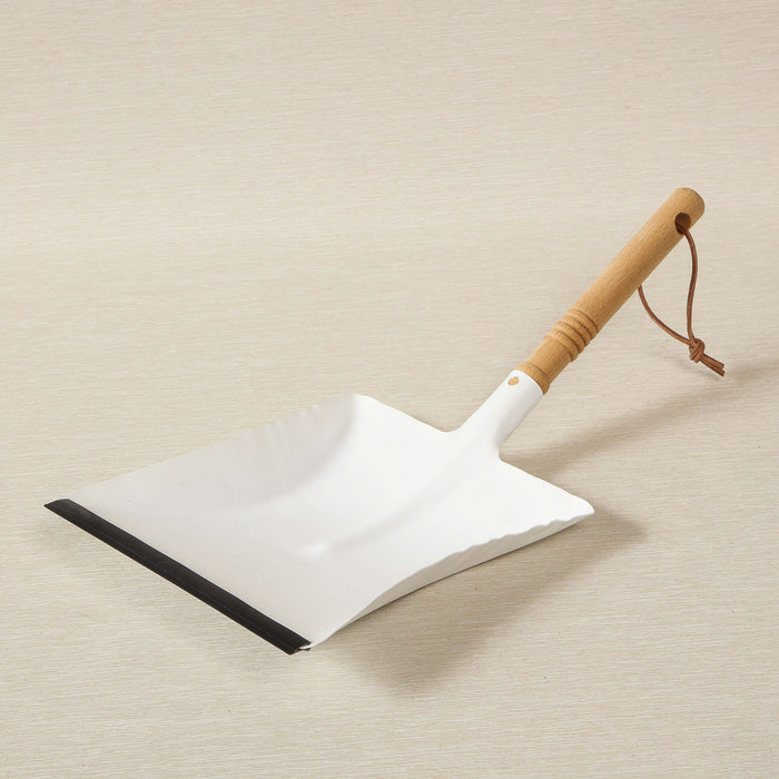 Dustpan with Beech Handle
