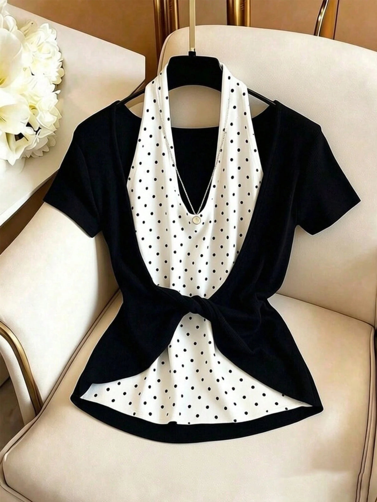 GlowEve Classic Black & White Contrast French Vacation Chic White Polka Dot Twist Front Short Sleeve Knit Top, Elegant Versatile Casual T-Shirt For Women