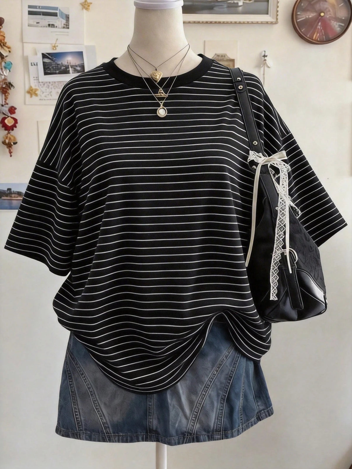 Lalippa Black & White Striped Digital Print Oversized Mid-Length Round Neck Drop Shoulder Women T-Shirt, Casual Gift For Friends
