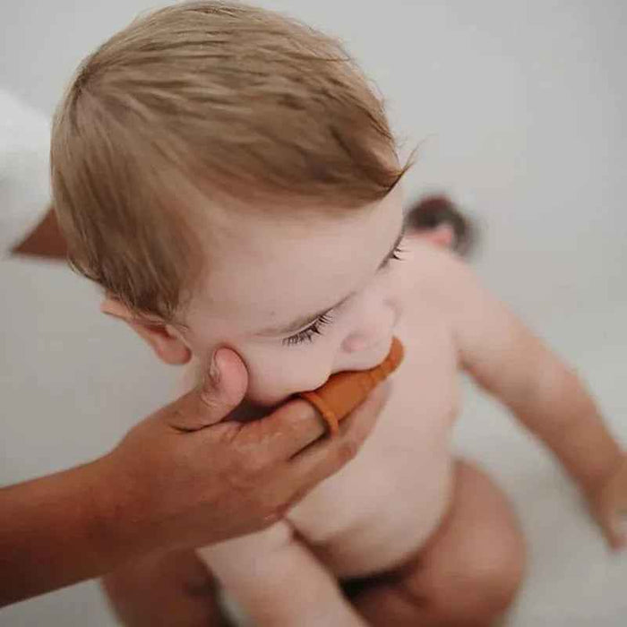 Mushie® Zobna ščetka za na prst Blush/Shifting Sand Mushie