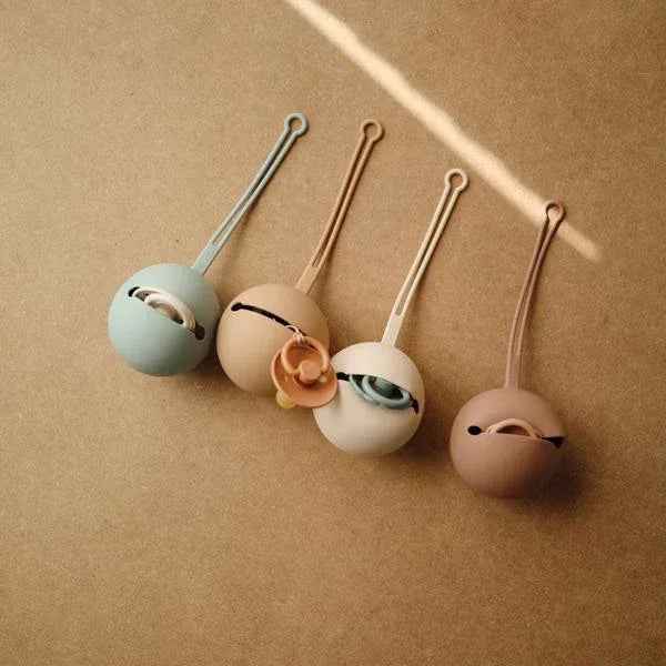Mushie® Torbica za dudo Powder Blue Mushie