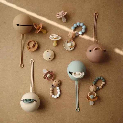 Mushie® Torbica za dudo Powder Blue Mushie