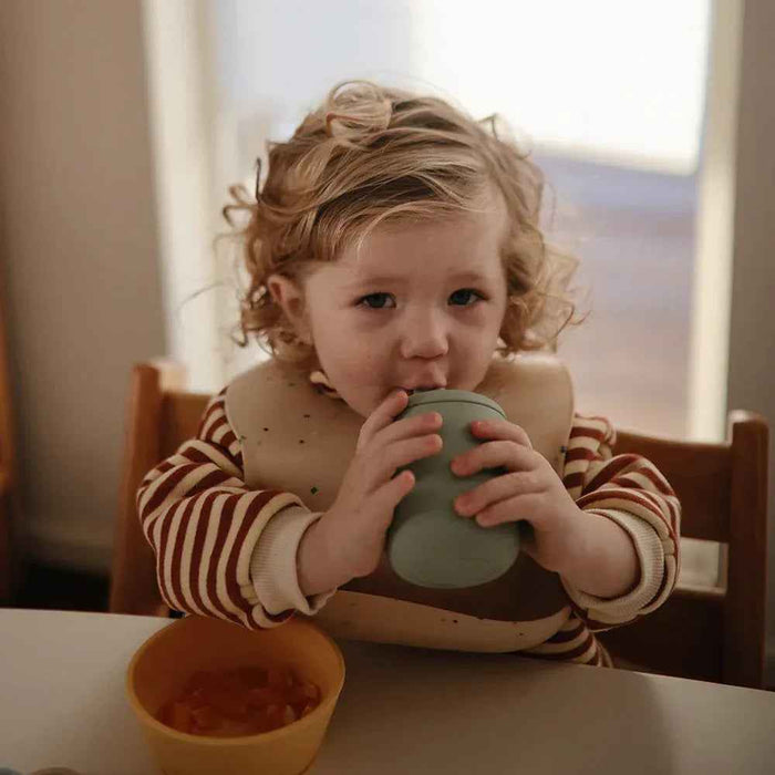 Mushie® Silikonski kozarček Sippy Cup Powder blue Mushie