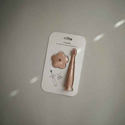 Mushie® Silikonska zobna ščetka Blush Mushie