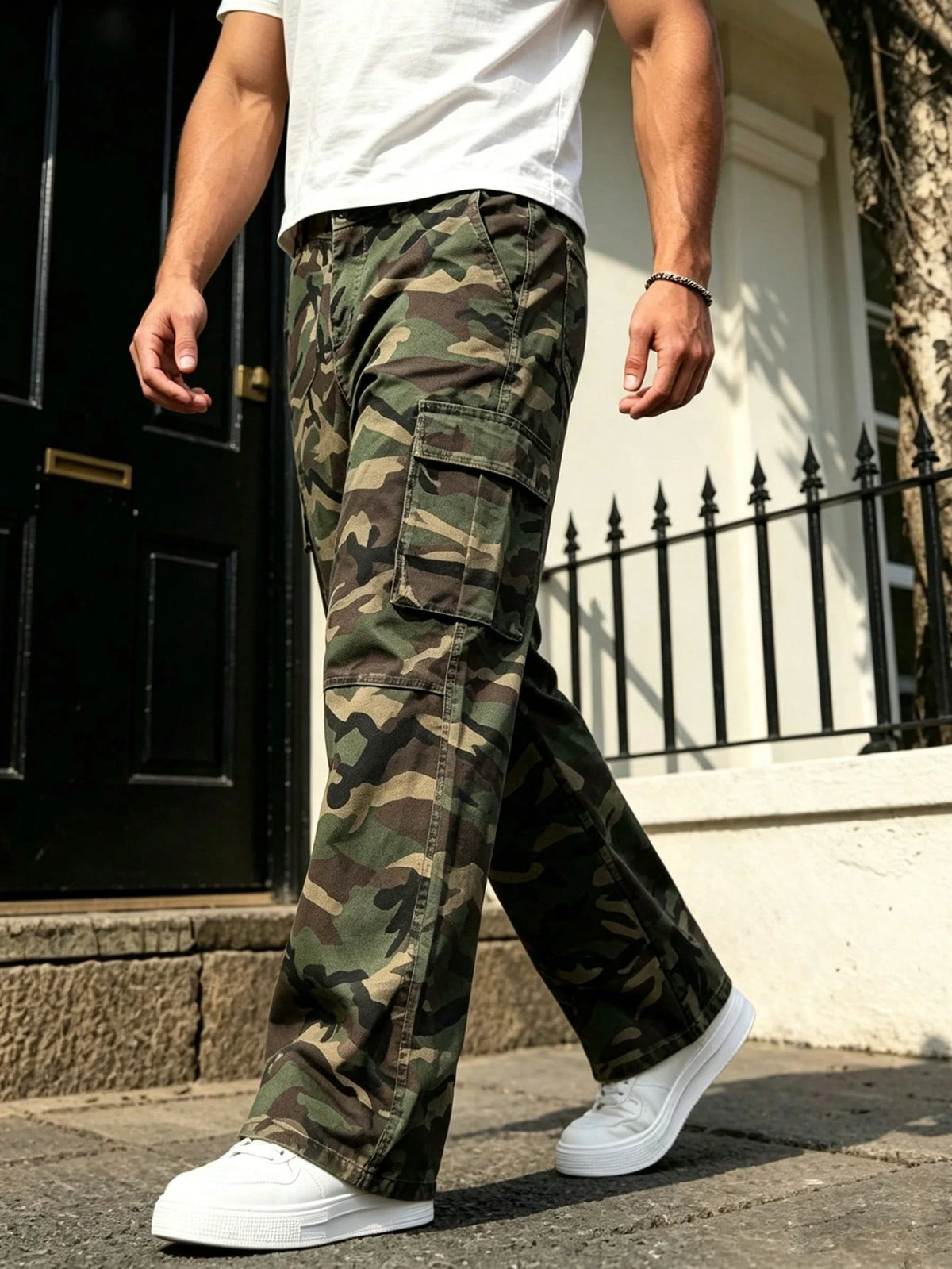 Plus Size Camo Cargo Jeans Men,Loose Fit Straight Leg Tactical Big And Tall Men Jeans, Multi-Pocket Outdoor Streetwear Casual Jeans With Stretch Waist