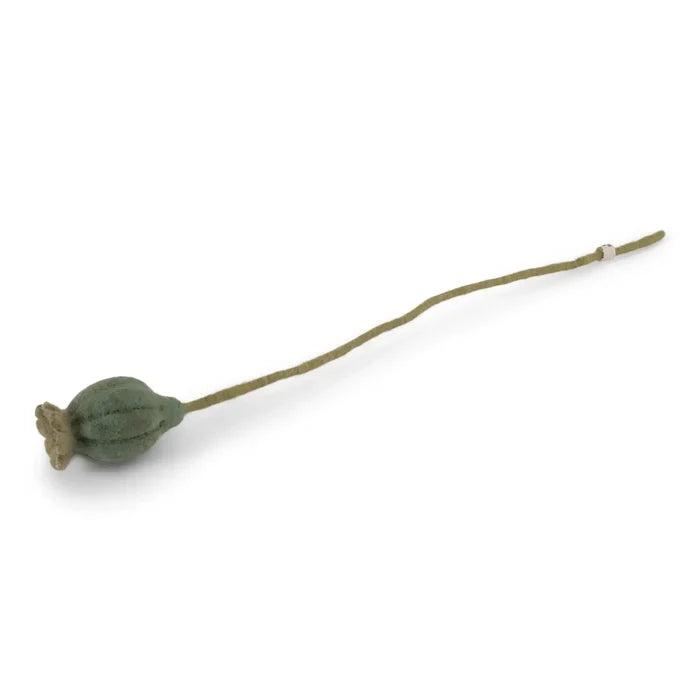 Felted poppy bud in soft green, a handmade decoration made from 100% New Zealand wool, ideal for natural decor.