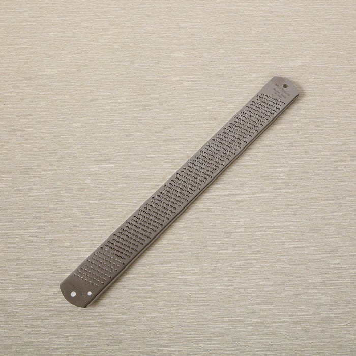 Stainless steel simple Microplane zester with cover