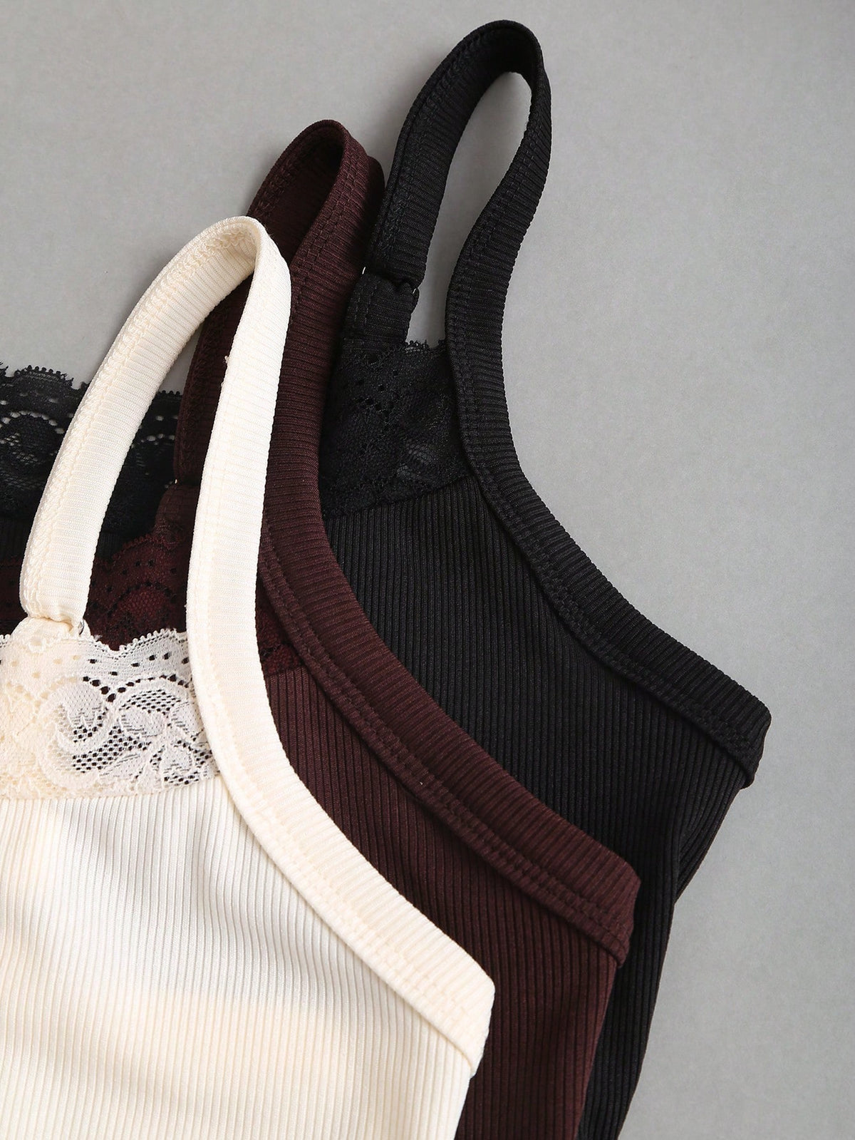 Sweetra Summer Elegant Everyday Cream And Black Lace Camisole,Sweet & Spicy Tight-Fitting Cropped Backless Top For Music Festival Vacation Office School