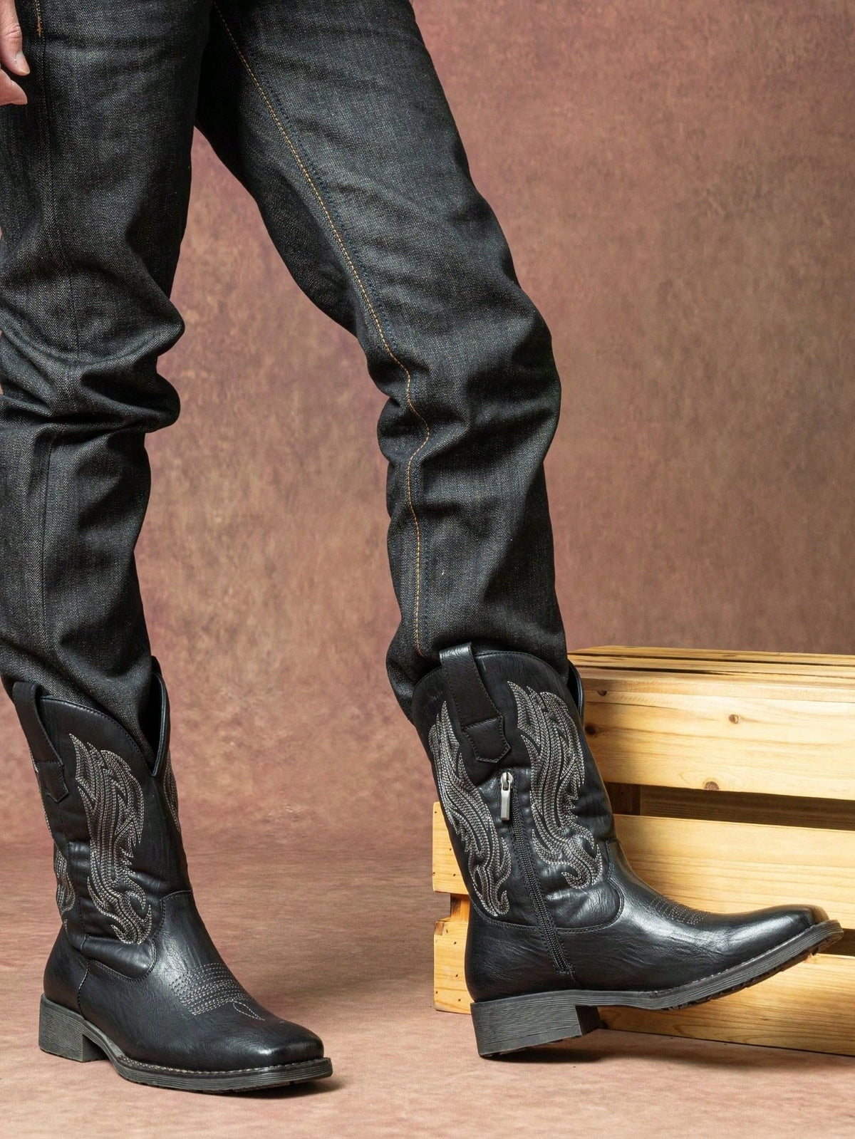 VOSTEY SHOESMORE Men's Black Cowboy Boots Retro Square Toe Boots Botas Vaqueras Para Hombre Embroidery Western Boots For Men