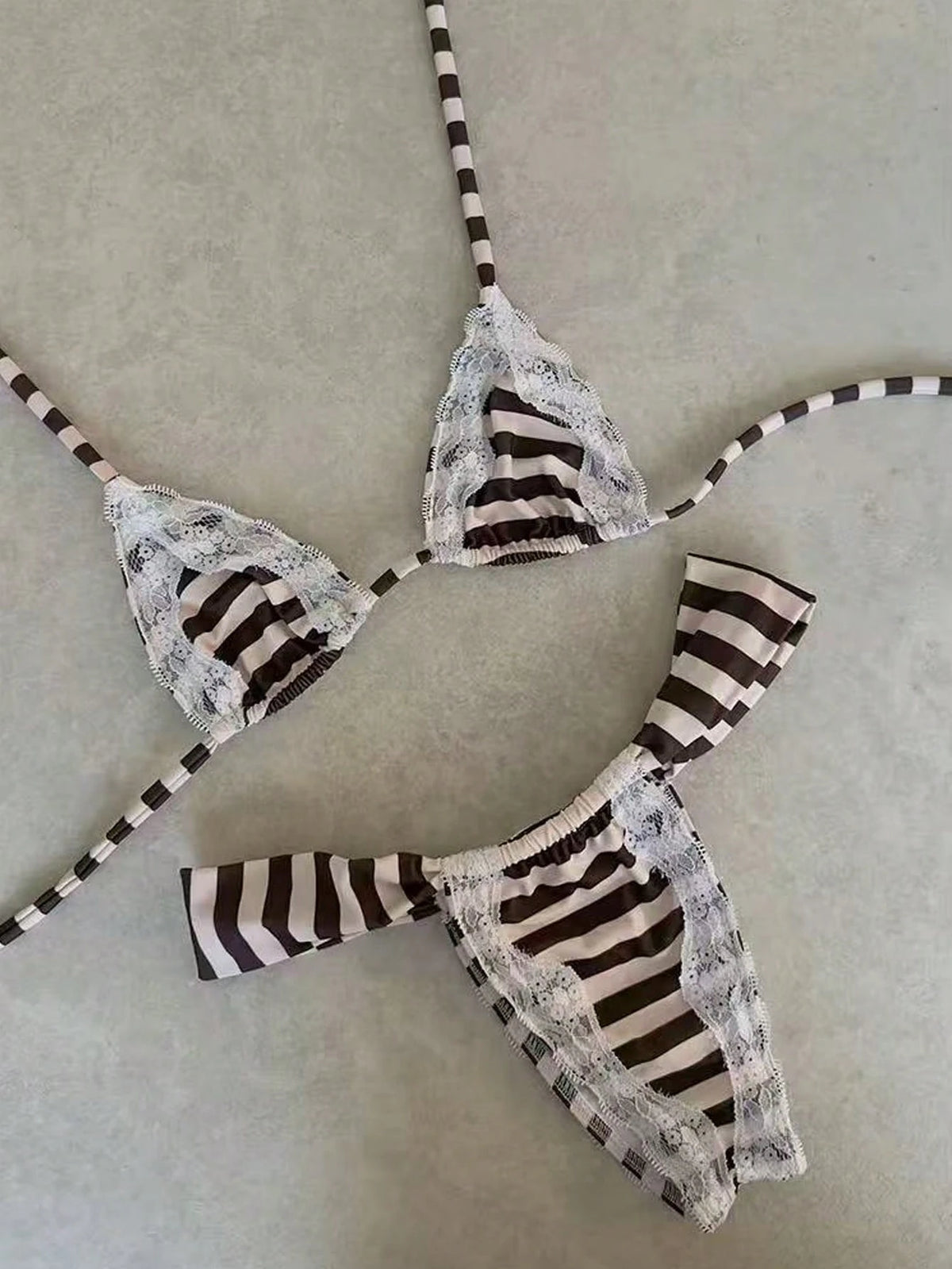 Women's Brown & White Striped Lace Trim Halter Neck Bikini Set, 2-Piece Minimalist Sexy Style Vacation Swimsuit, 2026 Spring/Summer Beach Style