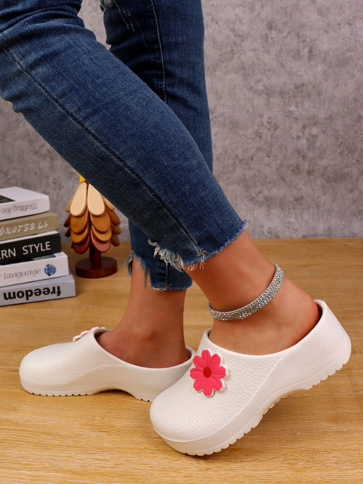 Women's Plus Size High-Quality Design Work Shoes- Soft EVA Anti-Slip Sole, Thick Padded Comfort, All-Season Professional And Casual Shoes, Suitable For Sports, Home, Hospital, Kitchen Work And Daily